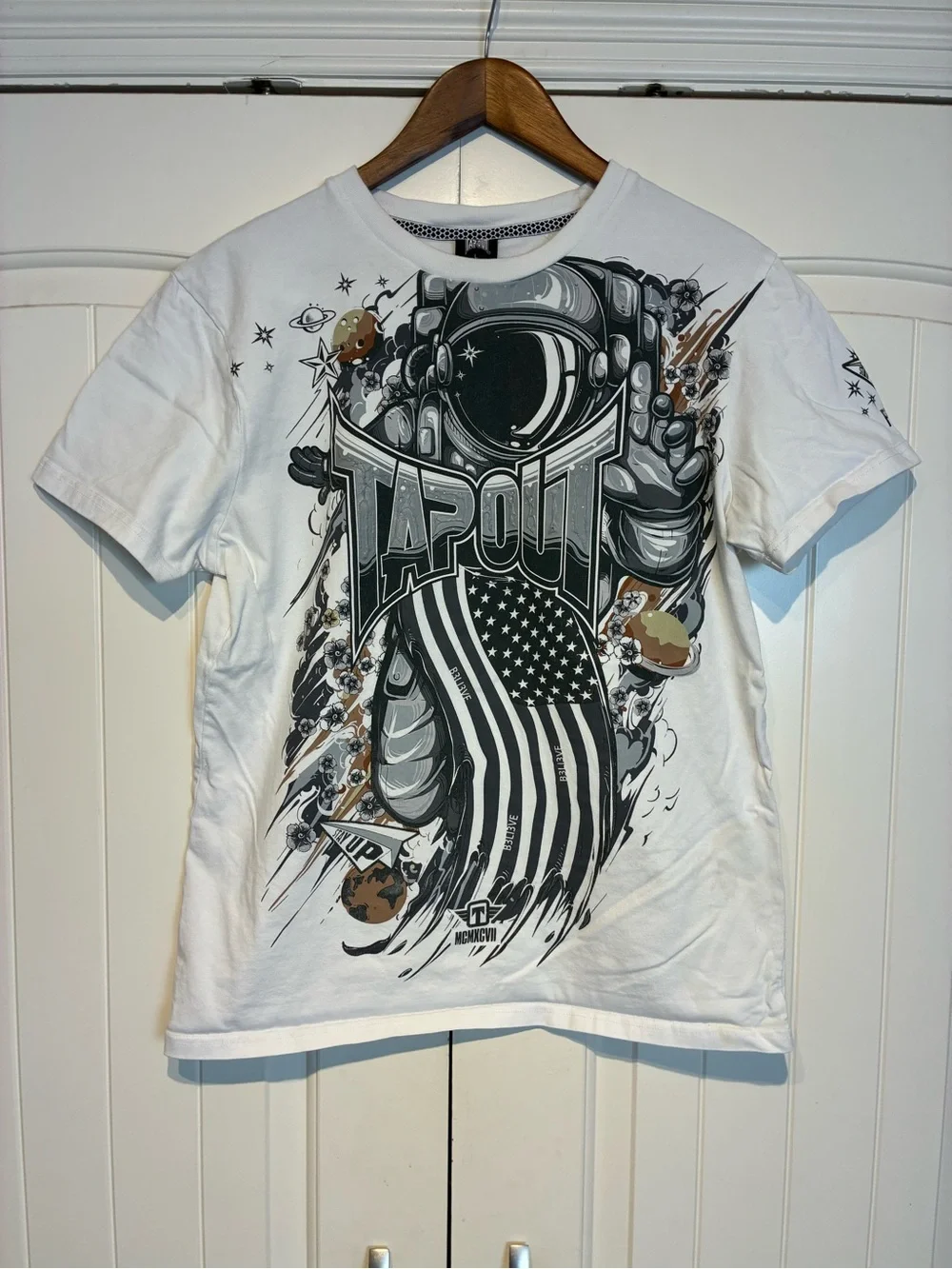 Tapout Tee Size L